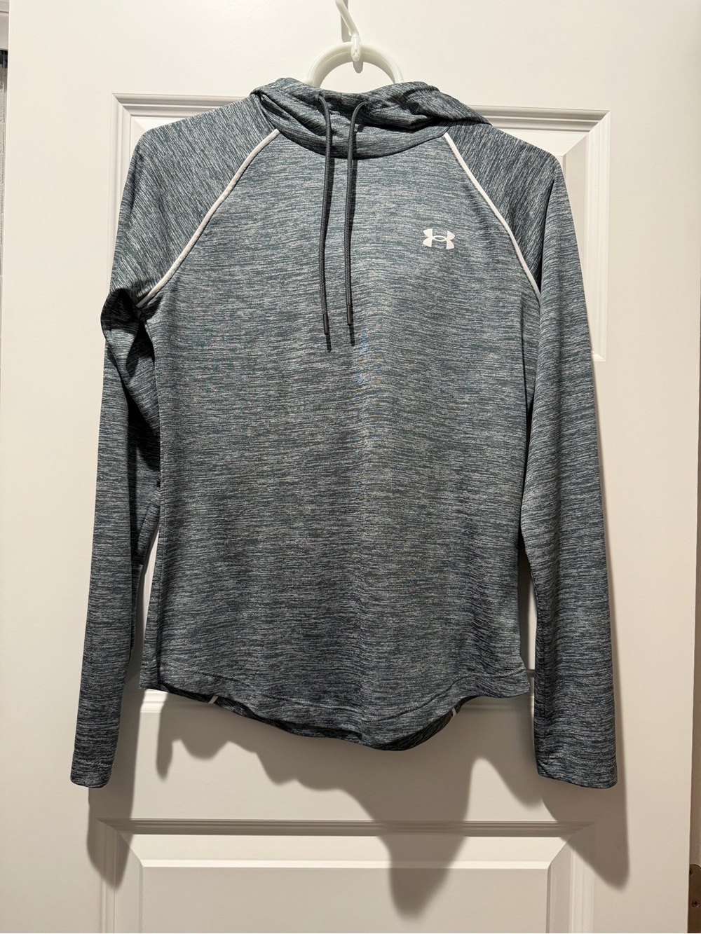 Under Armour Women’s Heather Slate Gray Long-Sleeve Hooded Pullover